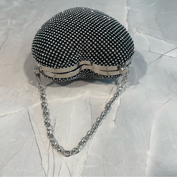 Y2K Heart Shaped Diamond purse - Picture 2 of 4